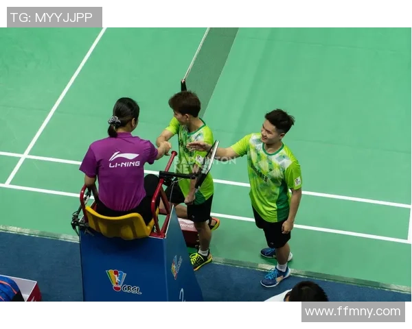 南京羽毛球队与上海羽毛球队赛后复盘团队协作的成功与不足分析